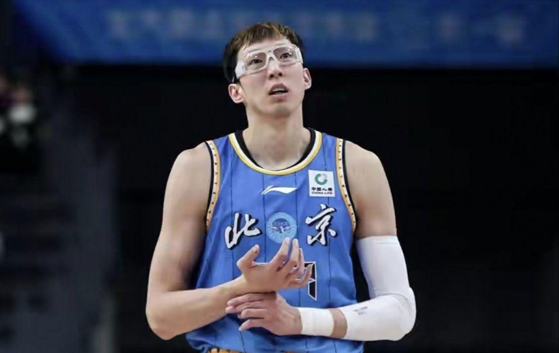 必威体育-进攻篮板6比17!北京花1亿买的中锋,护框能力体现在哪?